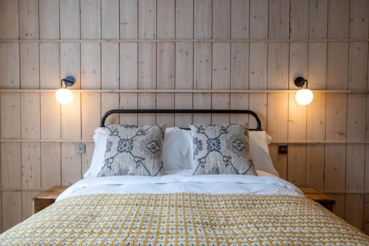 The Sheep And Penguin Hotell Wells Exteriör bild